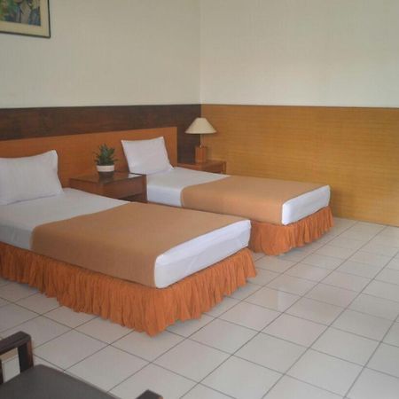 Hotel Aneka Baru Sleman  Ngoại thất bức ảnh