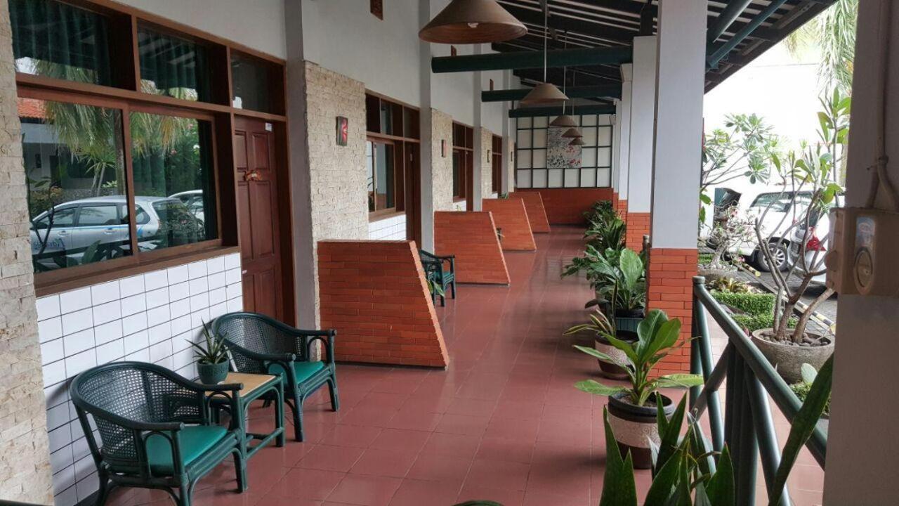 Hotel Aneka Baru Sleman  Ngoại thất bức ảnh