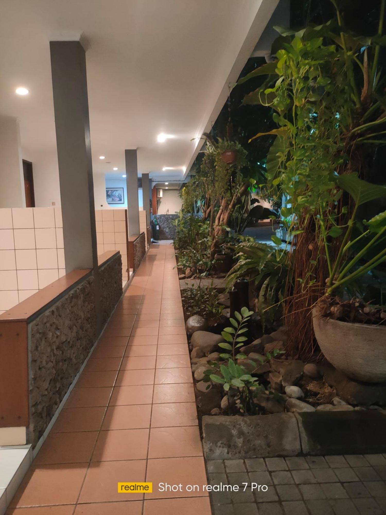 Hotel Aneka Baru Sleman  Ngoại thất bức ảnh