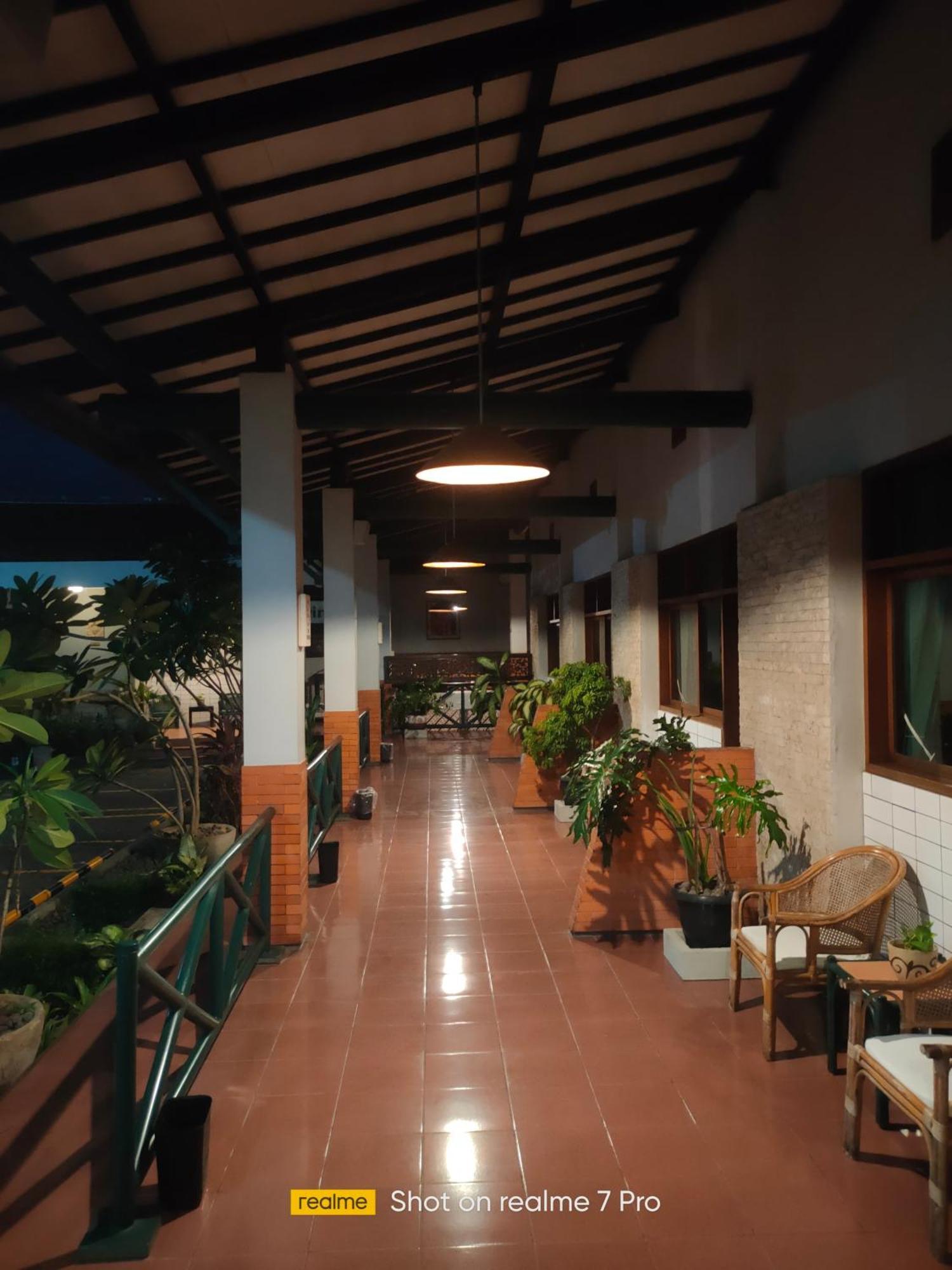 Hotel Aneka Baru Sleman  Ngoại thất bức ảnh