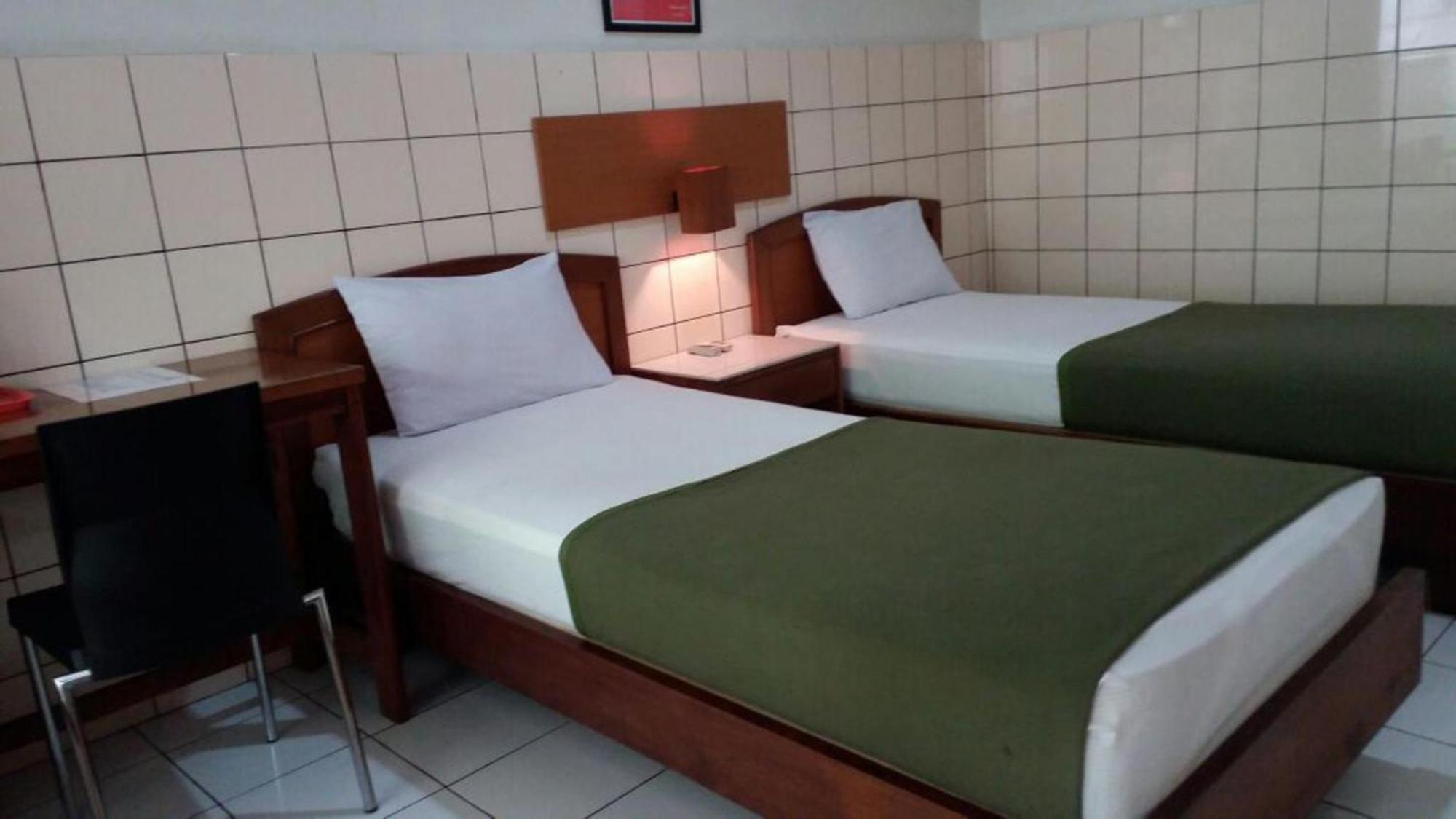 Hotel Aneka Baru Sleman  Ngoại thất bức ảnh